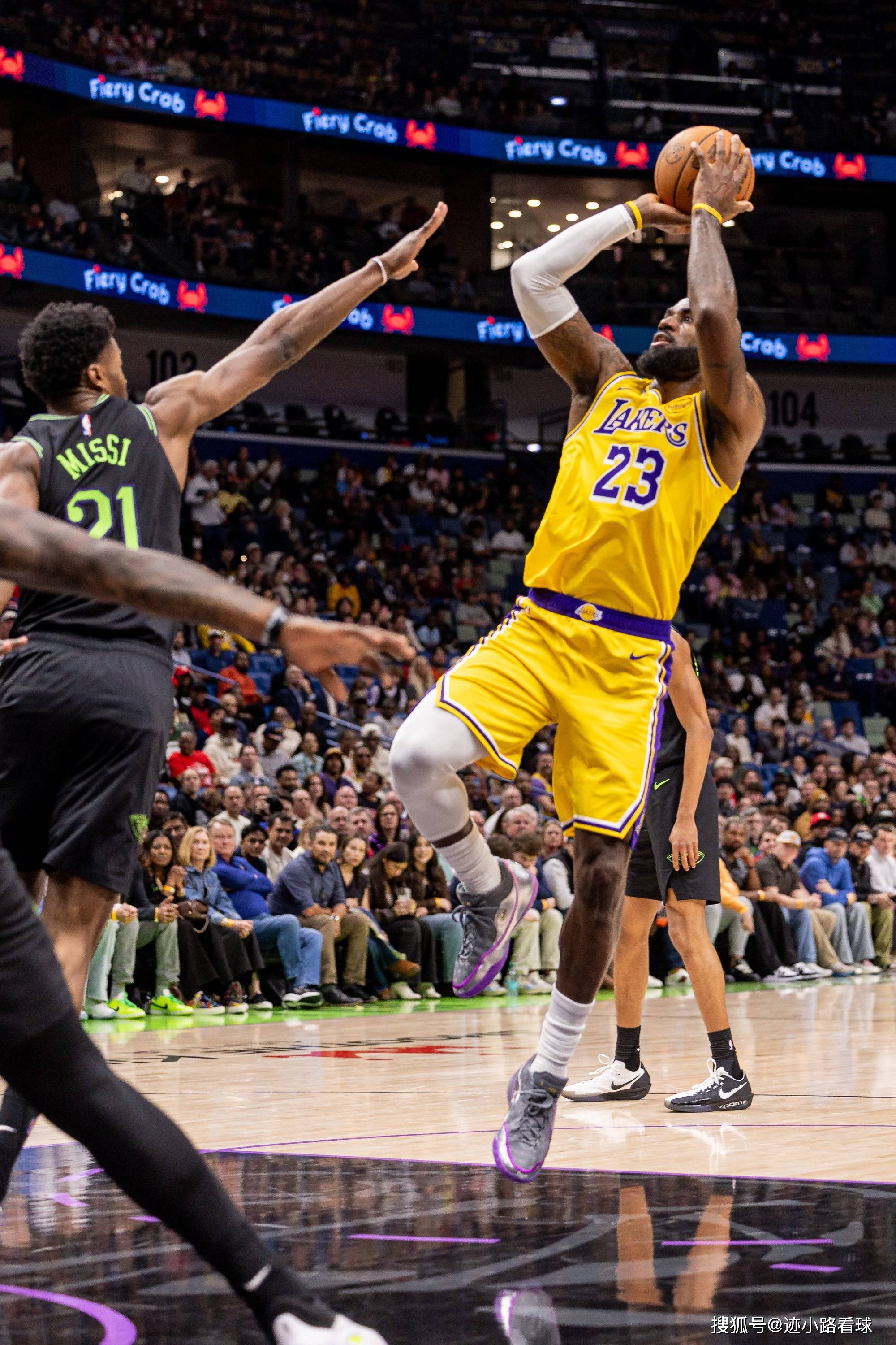 包含赛后突围战来临；那不勒斯围绕NBA常规赛豪取连胜；压力陡增；团队化学反应显著的词条